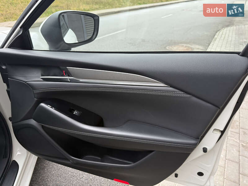 Седан Mazda 6 2019 в Киеве