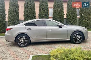 Седан Mazda 6 2014 в Чернівцях