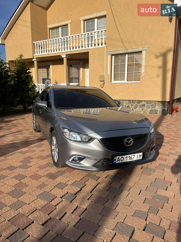 Седан Mazda 6 2014 в Мукачево