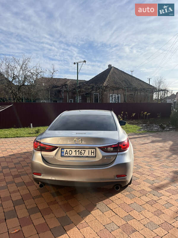 Седан Mazda 6 2014 в Мукачево