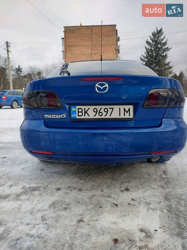 Седан Mazda 6 2005 в Остроге