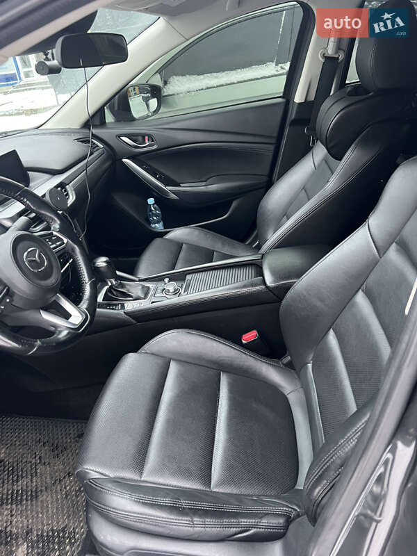 Седан Mazda 6 2016 в Львові