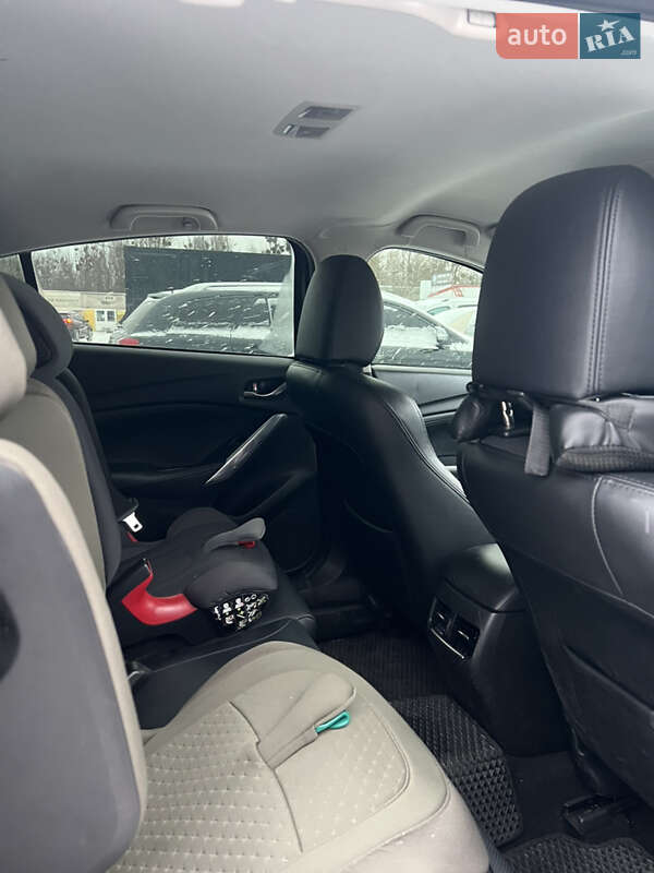 Седан Mazda 6 2016 в Львові