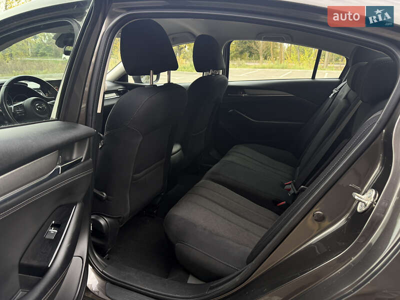 Седан Mazda 6 2018 в Чернигове