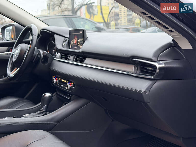 Седан Mazda 6 2018 в Ужгороде