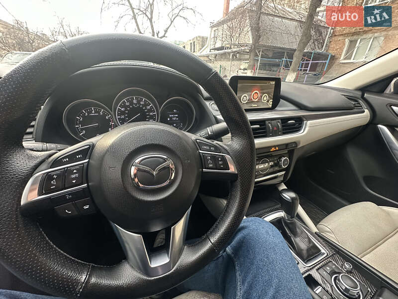 Седан Mazda 6 2015 в Николаеве