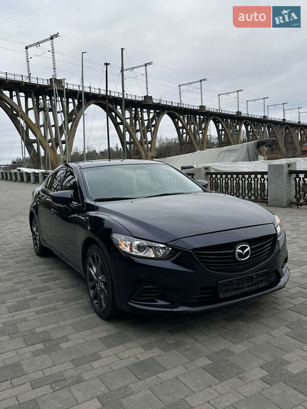 Седан Mazda 6 2016 в Днепре