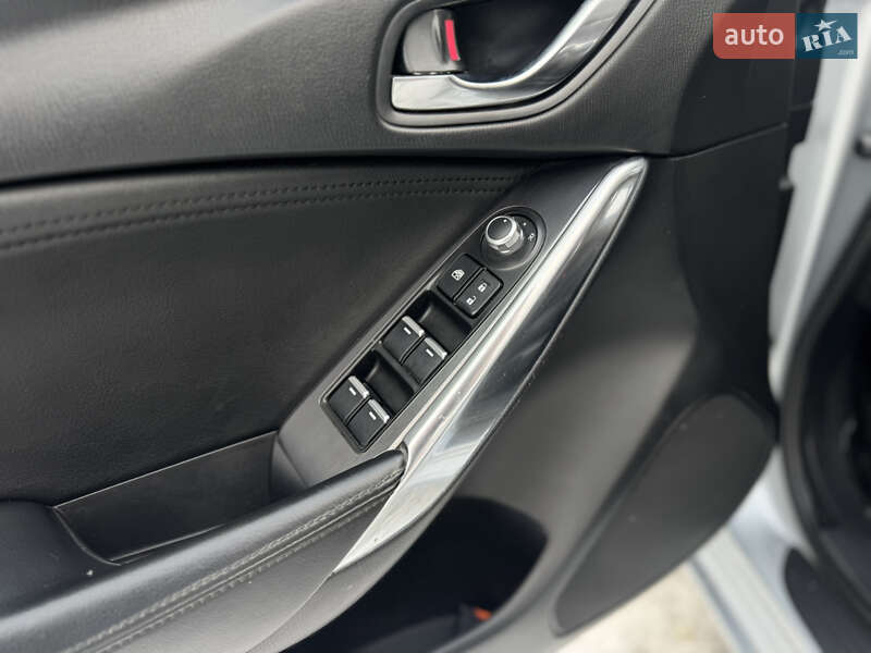 Седан Mazda 6 2016 в Киеве