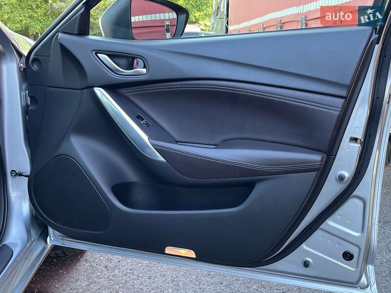 Седан Mazda 6 2016 в Мукачево