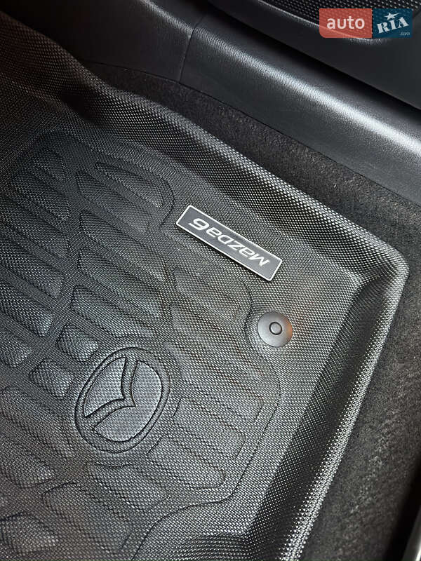 Седан Mazda 6 2016 в Ровно