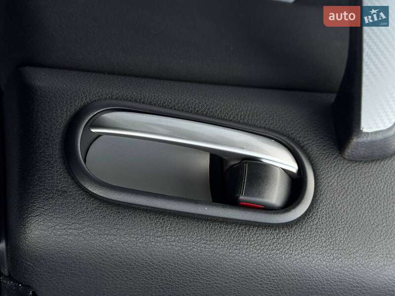 Седан Mazda 6 2008 в Ровно