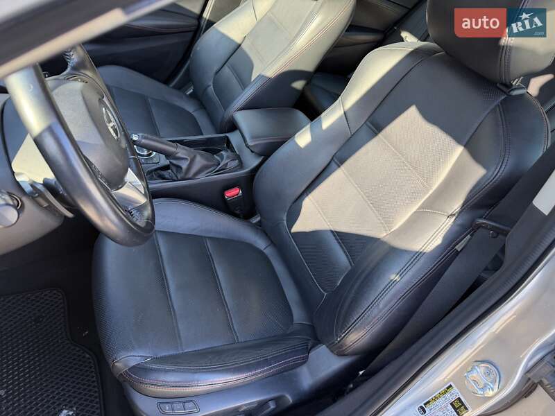 Седан Mazda 6 2012 в Львові