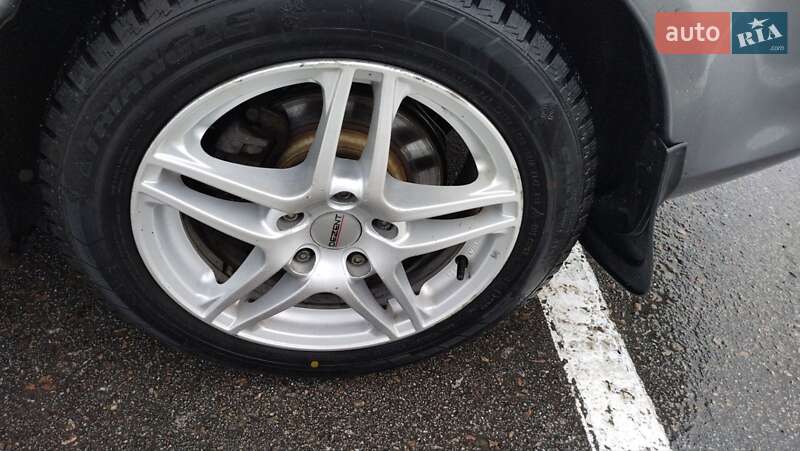 Седан Mazda 6 2003 в Запоріжжі