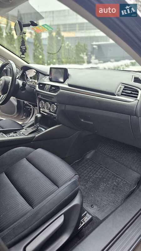 Седан Mazda 6 2016 в Киеве