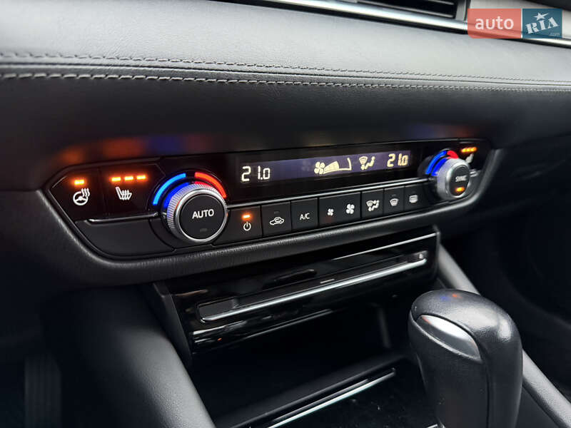 Седан Mazda 6 2018 в Ужгороді