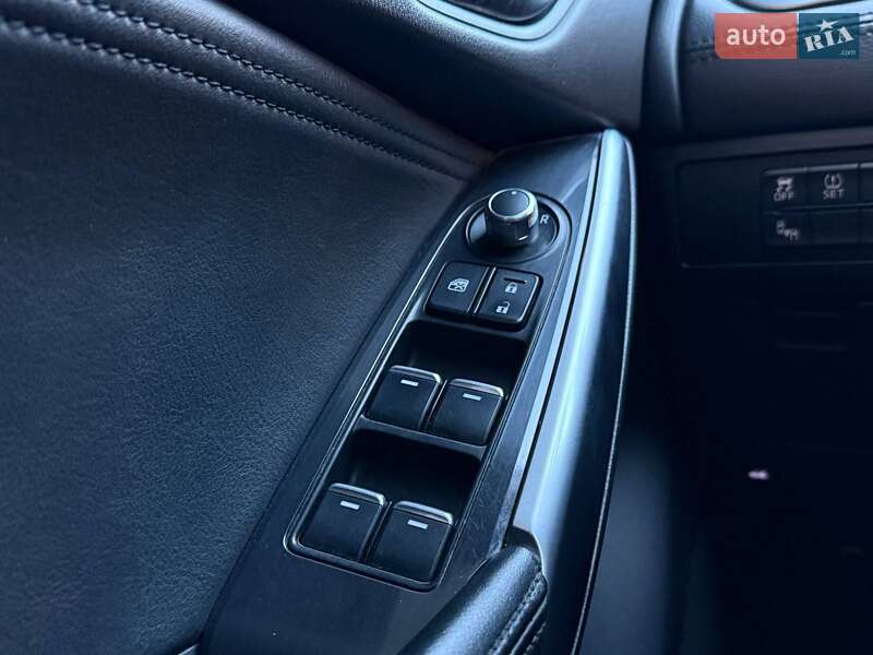 Седан Mazda 6 2015 в Киеве