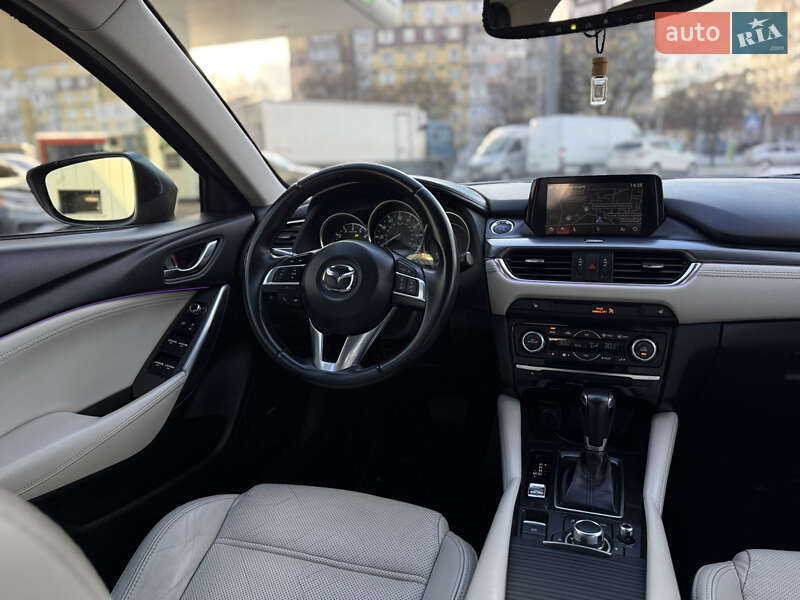 Седан Mazda 6 2015 в Днепре