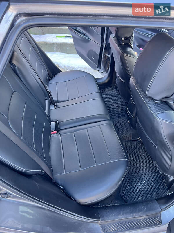 Универсал Mazda 6 2003 в Владимире