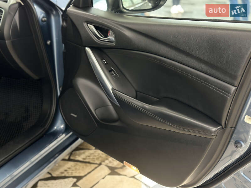 Седан Mazda 6 2014 в Дніпрі