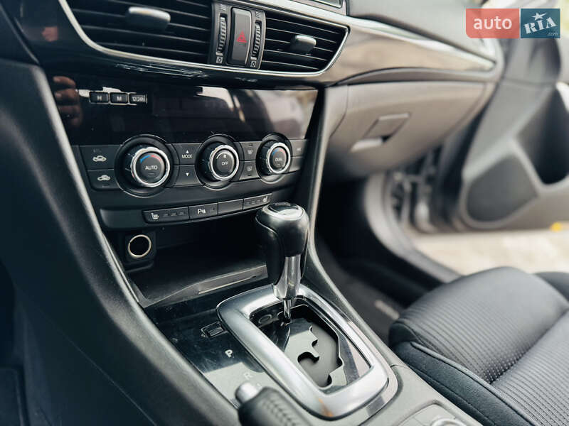 Універсал Mazda 6 2013 в Здолбуніві