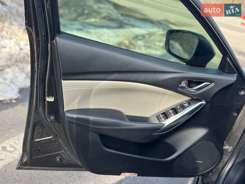 Седан Mazda 6 2016 в Киеве