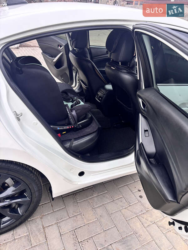 Седан Mazda 6 2013 в Болграді