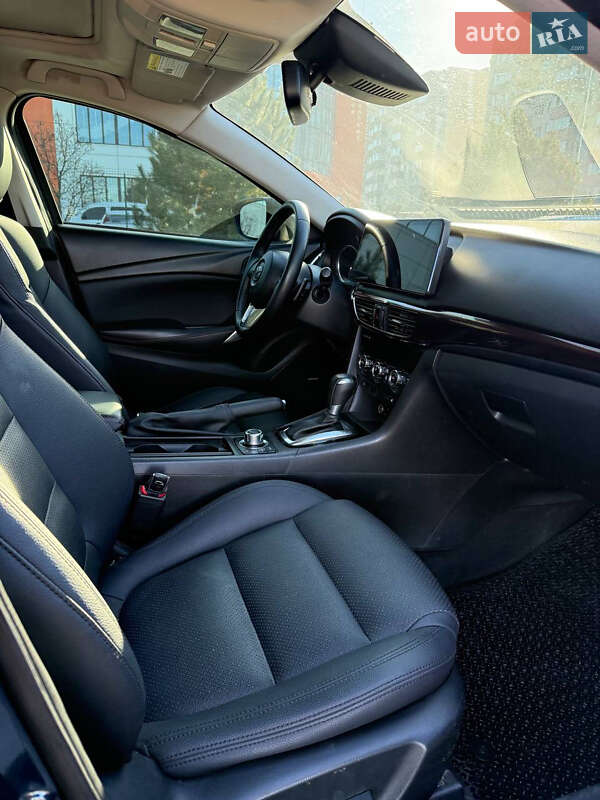 Седан Mazda 6 2014 в Днепре