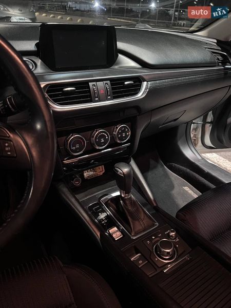 Седан Mazda 6 2016 в Чернівцях