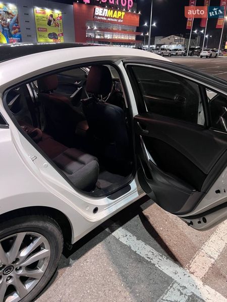 Седан Mazda 6 2016 в Чернівцях