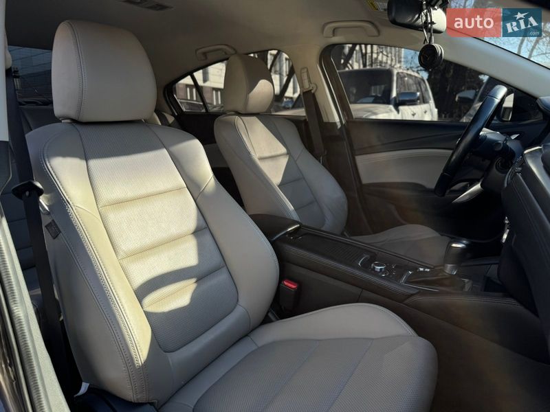 Седан Mazda 6 2016 в Днепре