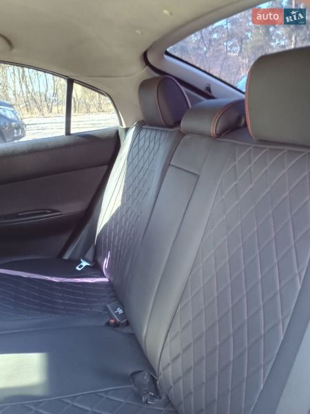 Лифтбек Mazda 6 2003 в Киеве