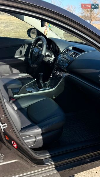 Седан Mazda 6 2011 в Краснограде