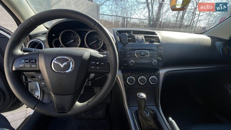 Седан Mazda 6 2010 в Казанці
