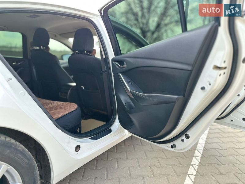 Седан Mazda 6 2016 в Дубні