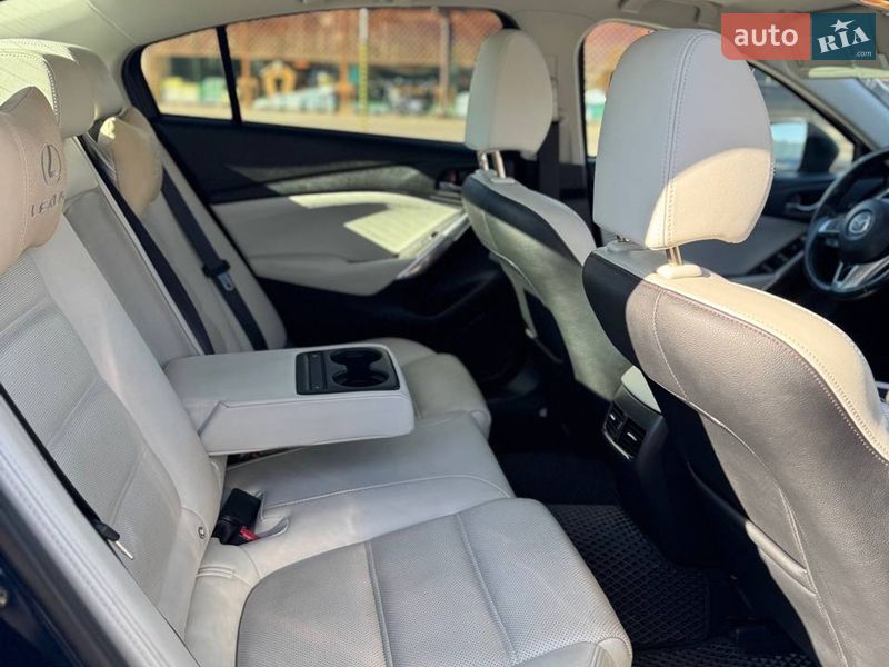 Седан Mazda 6 2016 в Калуші