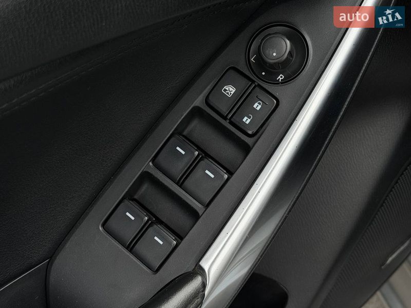 Седан Mazda 6 2014 в Днепре