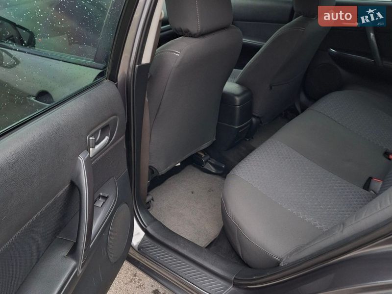 Седан Mazda 6 2005 в Дніпрі