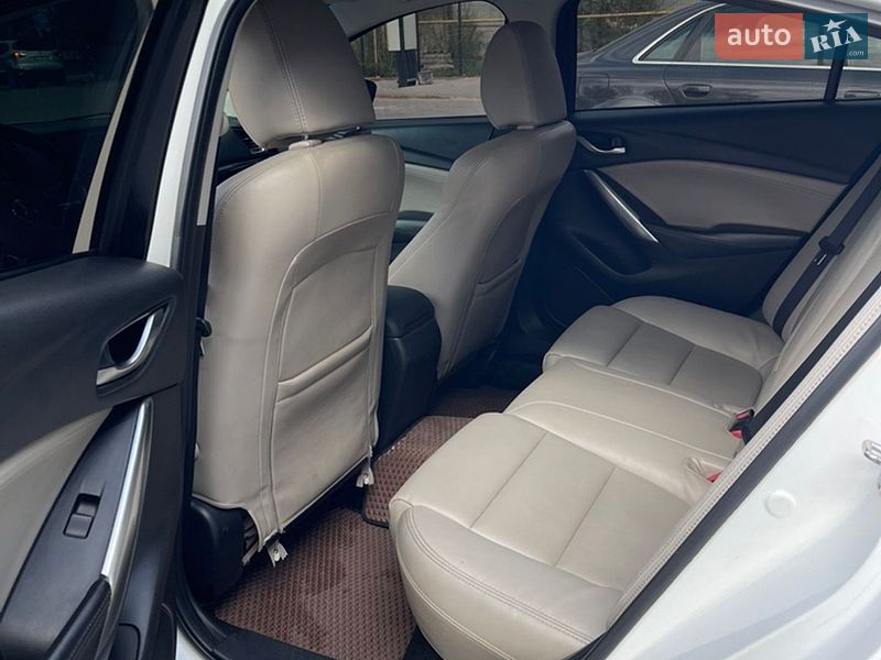 Седан Mazda 6 2013 в Черновцах