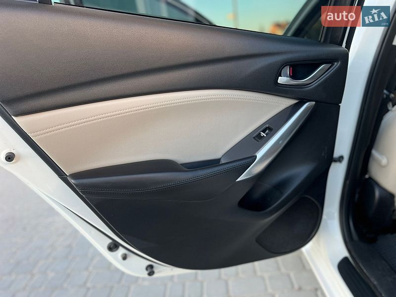 Седан Mazda 6 2015 в Львові