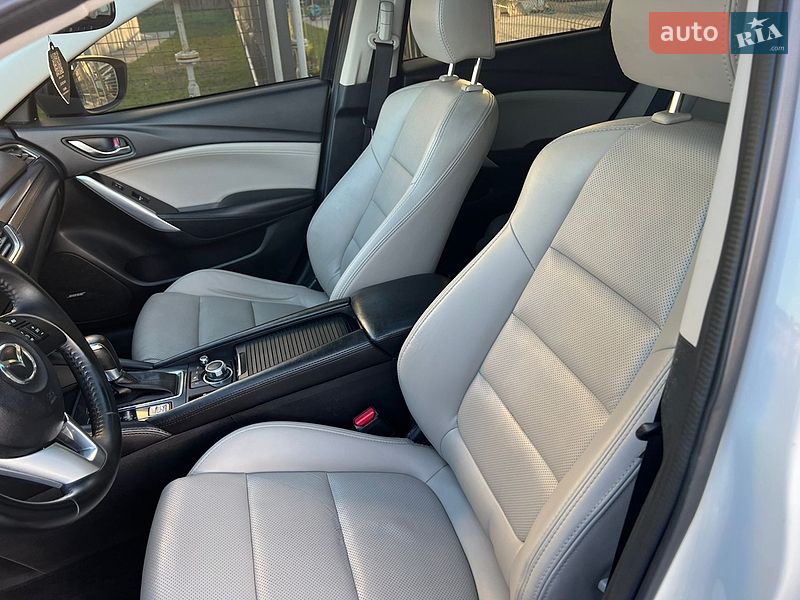 Седан Mazda 6 2015 в Львові