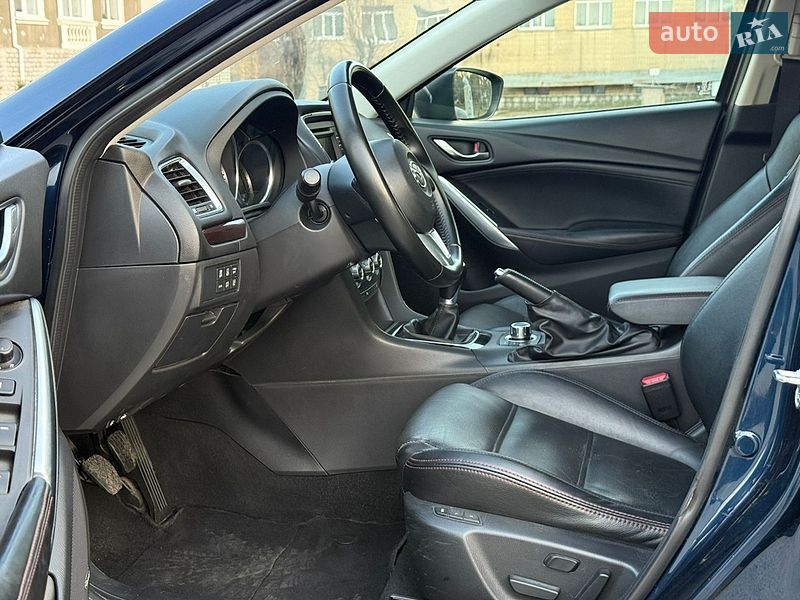 Седан Mazda 6 2014 в Тараще