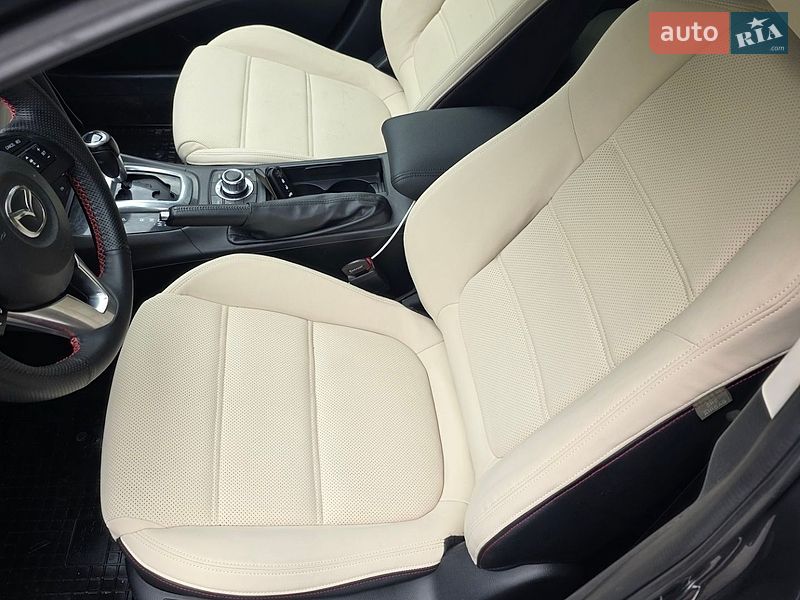 Седан Mazda 6 2013 в Чернівцях