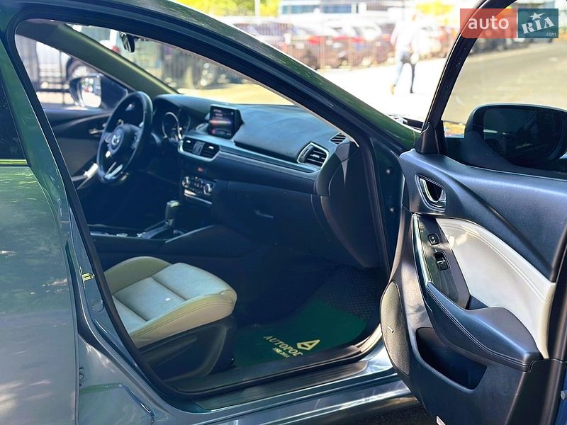 Седан Mazda 6 2016 в Киеве