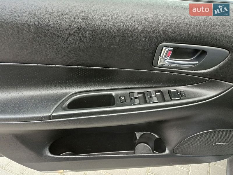 Седан Mazda 6 2002 в Золочеве