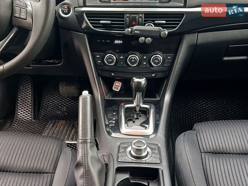 Седан Mazda 6 2013 в Нетешине