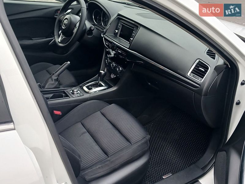 Седан Mazda 6 2013 в Нетешине