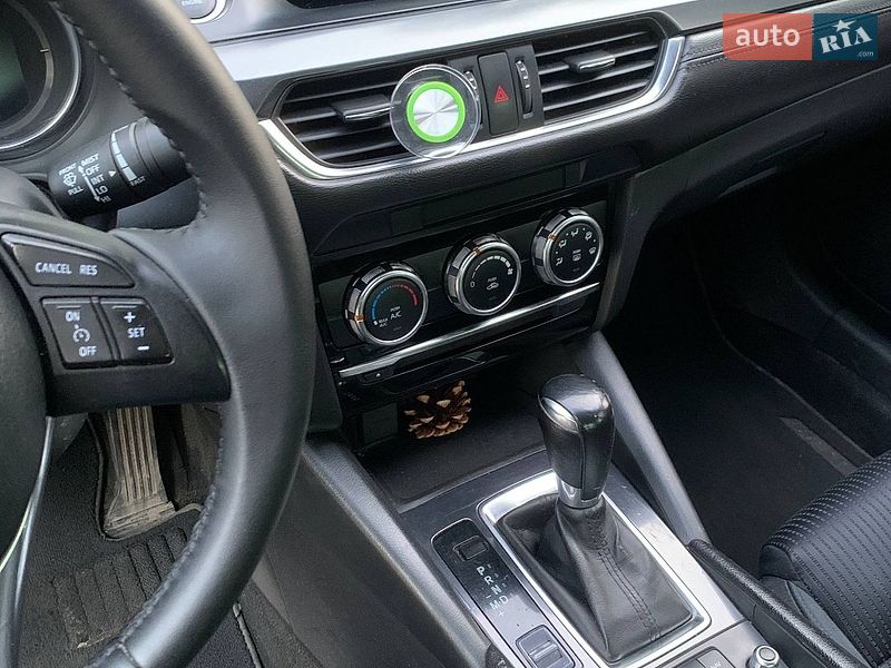 Седан Mazda 6 2014 в Дніпрі