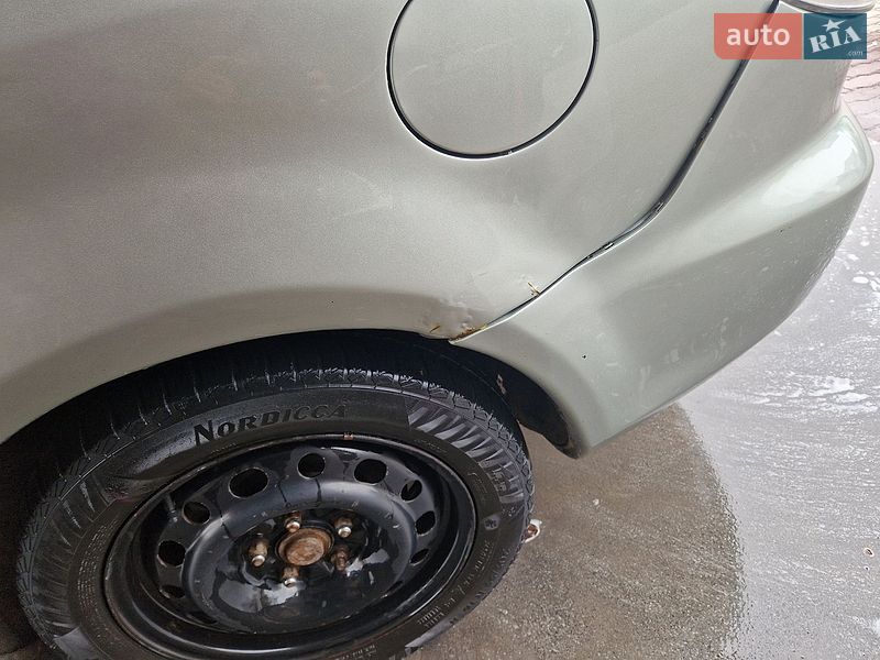 Седан Mazda 6 2004 в Мукачевому