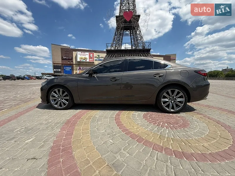 Mazda 6