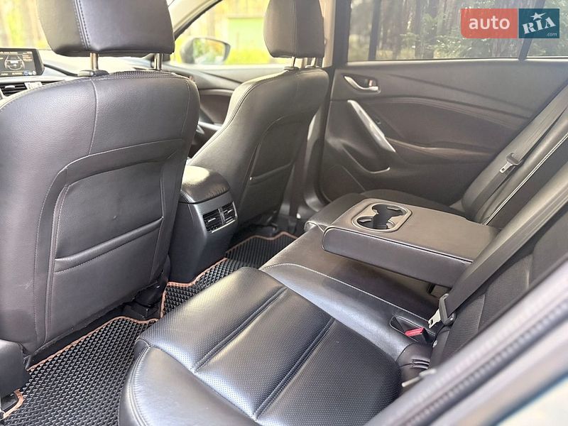Седан Mazda 6 2015 в Чернигове